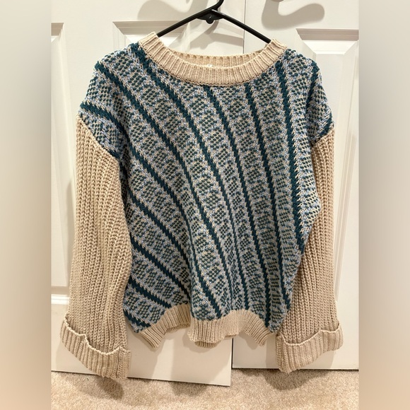 entro Sweaters - Chunky Knit Colorblock Sweater | Blue & Beige Textured Pullover